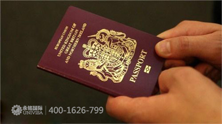 卡梅倫贊！ 新推出十年簽證不漲簽證費(fèi)